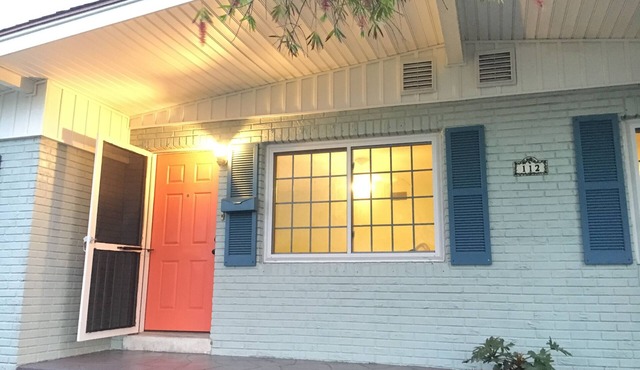 Spacious & Sunny, Beach Cottage - Walk to Beach