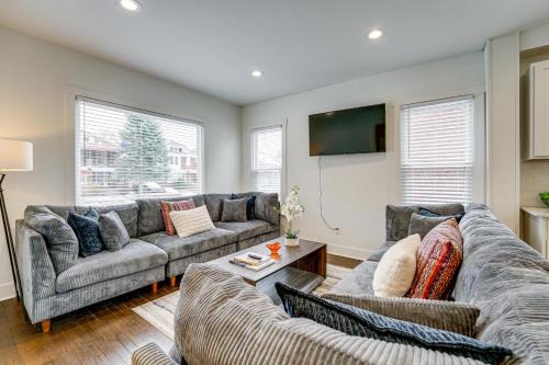 Spacious & Updated Group Getaway in Detroit!