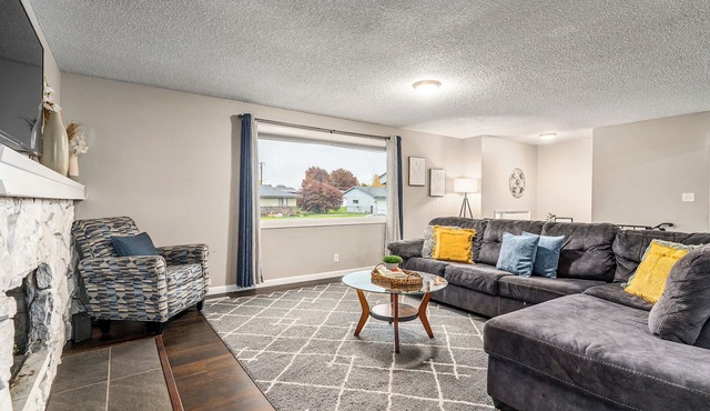 Spacious Valley Home I Perfect for Families! in Spokane Valley