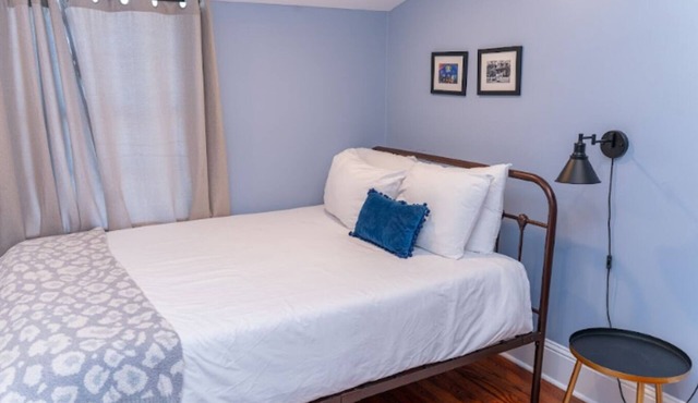 St Roch Bywater Beauty Sleeps 16+