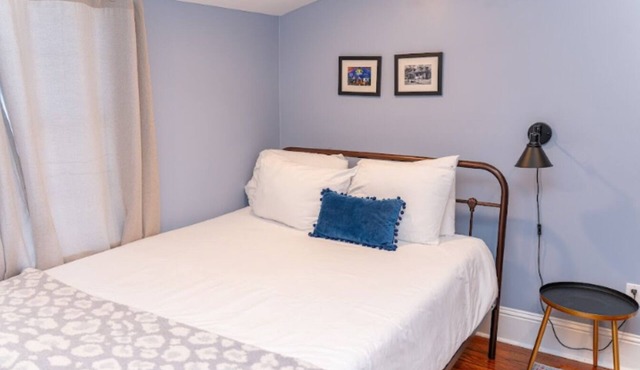 St Roch Bywater Beauty Sleeps 16+
