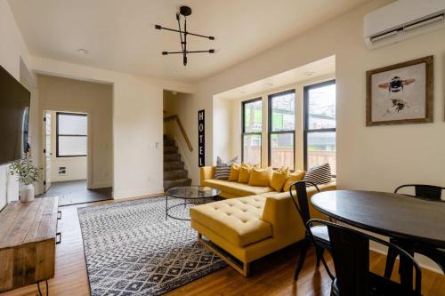 Stay Portland - Fresh Farmhouse Remodel in SE Portland 96BikeScore