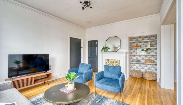 Stay Portland - La Casa Burnside - Local Eateries, Shops, and Bars