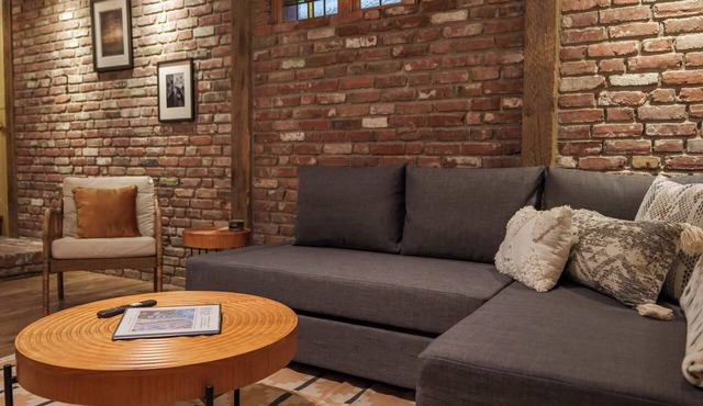 #StayinMyDistrict Sellwood+Cozy King Suite
