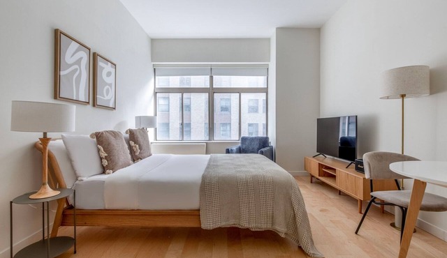 Stellar Financial District Studio w/Doorman & Gym, by Blueground