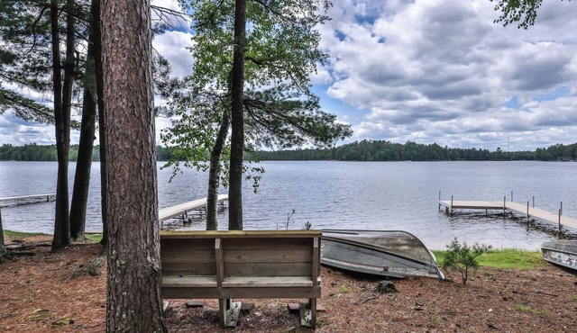 Stepaway Vacation Rentals- Birch Hideaway