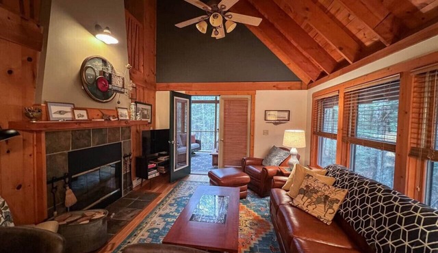 Still Life Cottage @ Brickyard Creek, Bayfield