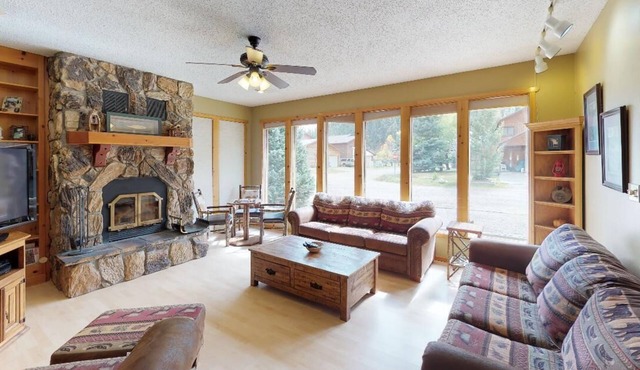 Streamside Retreat on the River with and AC