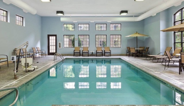 Studio | Free Breakfast. Indoor Pool in Kalamazoo
