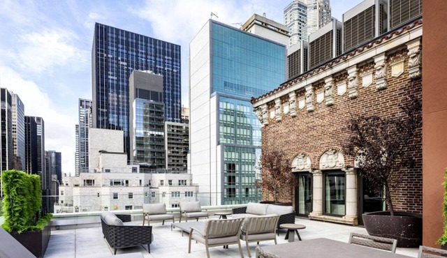 studio unit in the heart of NYC, walk to central park
