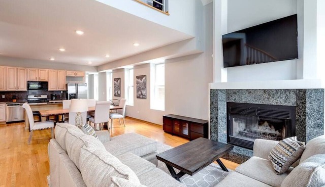 Stunning 2 Floor Penthouse Downtown