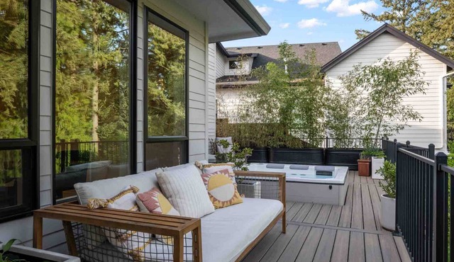 Stunning New Build w/ Huge Deck Overlooking Greenspace, Hot Tub, Pet Friendly, & Chef's Kitchen, BBQ