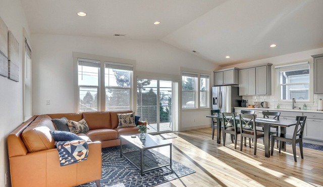 Stunning Stevenson Retreat w/Mountain Views!