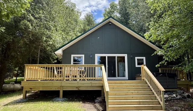 Sturgeon Bay Chalet on Drummond Island