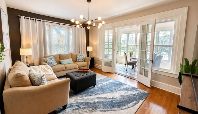 Stylish 3BR Home in Syracuse Near SU, Downtown & Destiny USA