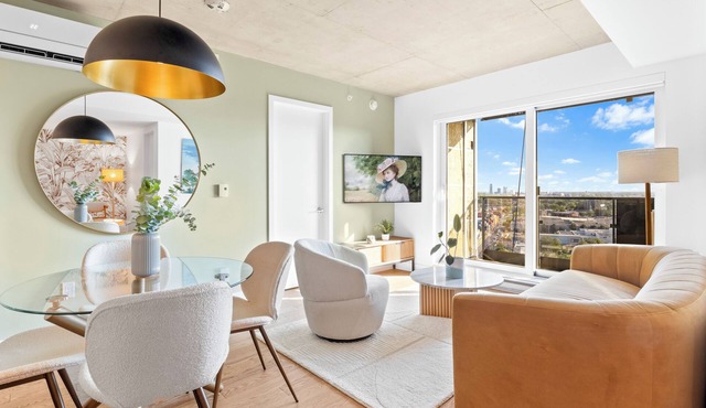 Stylish brand new 2 bed, 2 bath Apartment in Griffintown. 31 night minimum. in Montréal