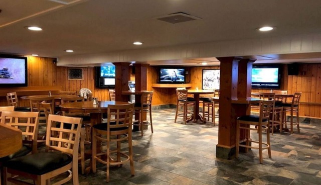 Suite | 2 Queen Beds | Golf Course | Table Tennis