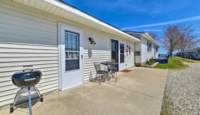 Suite with Shared Private Beach! PET FRIENDLY!