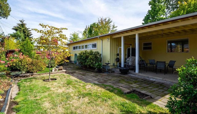 Sunflower Studio - 7 Minutes to UO & 4 Minutes to Downtown studio