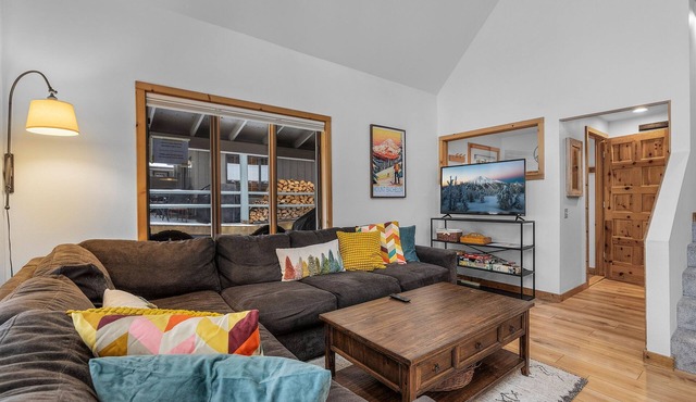 Sunriver Circle 4 | Hot Tub 6 Beds 8 SHARC Passes