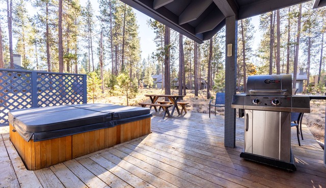Sunriver Resort - SHARC Passes, Fireplace, Hot Tub