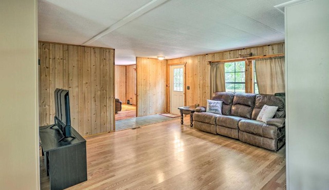 Suwannee Riverfront Home: Grill, Near Springs in Branford