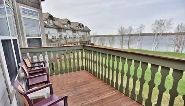 T305-2 BD/ 2 BA Beautiful condo at Tagalong Golf Resort
