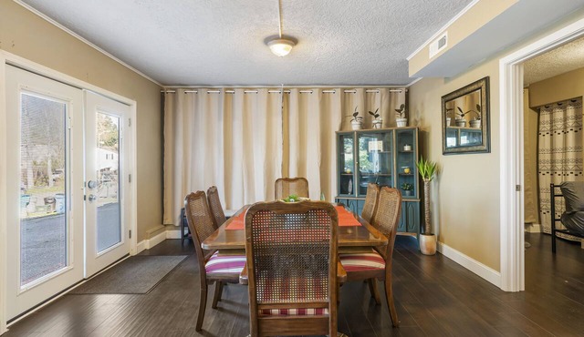 Tasteful 3bedroom place in a serene neighborhood