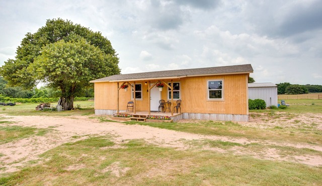 Thackerville Getaway w/Porch - Near WinStar!