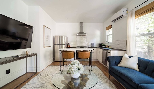 The 23rd Avenue Retreat - Walk to Shops & Cafes
