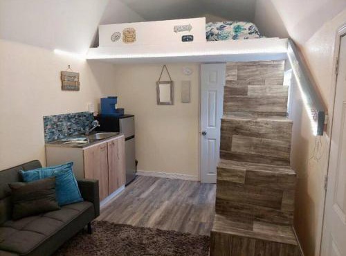 The Charming private cottage by the Beach