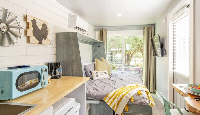 The Container Retreat @ 290 Wine Trail #3