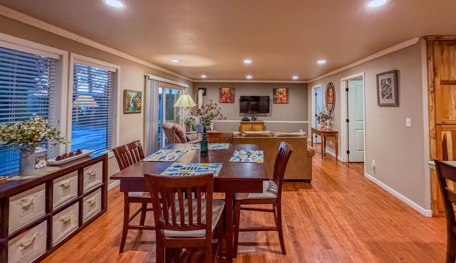 The Cottage at Seagate | Cozy Coos Bay Retreat