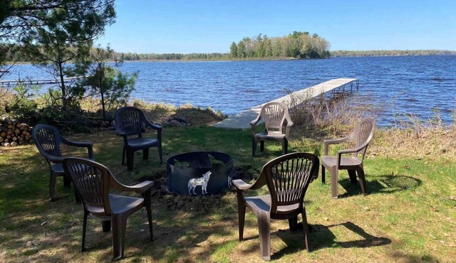 The Edgewater Cabin-Lakeside Paradise