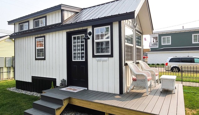 The Farmhouse - Tiny Digs Lakeshore