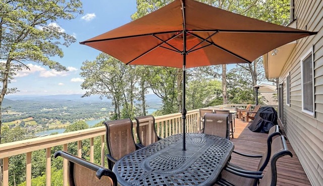 The Gathering Place by Chatuge Home Concierge | Mountain Views · Lake Chatuge Views