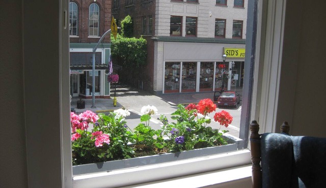 The Heart of living Downtown! City Center Salem in a lovely historical building