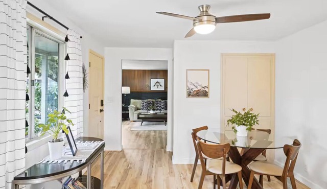The Jasmine House - Cute & Centrally Located 2 Bedroom Home
