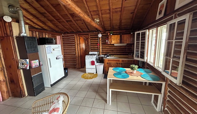 The Nest - Cabin #4 - Lakefront Log Cabin