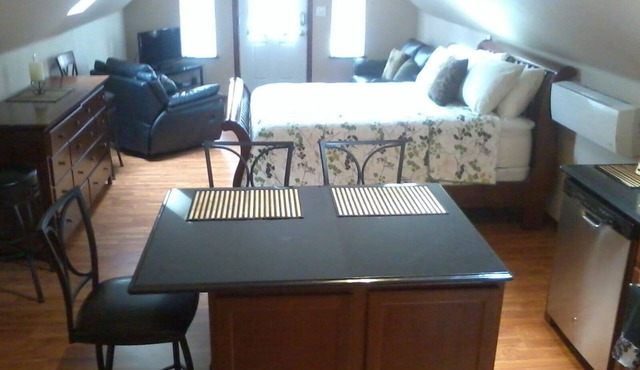 'The Old Rock Quarry Studio' 6 mi N of OSU! Benton County Approved and Legal