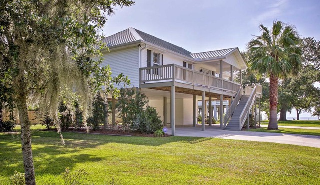 'The Palm' Bay St. Louis Home - Walk to Beach!