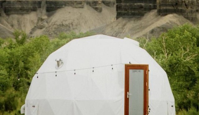 The Perfect Romantic Retreat Spot: Gorgeous Dome near Capitol Reef National Park, Utah