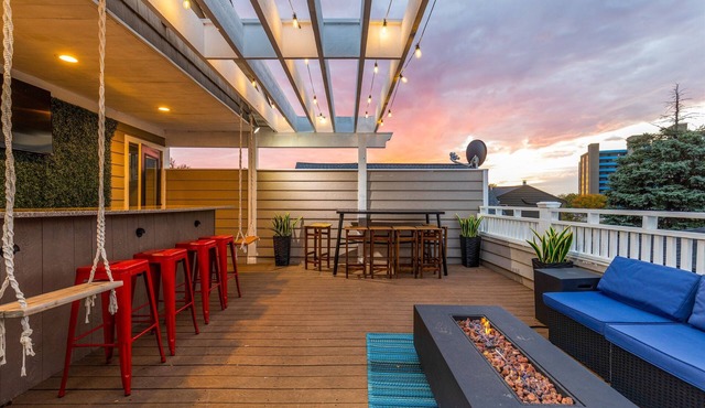 The RoofTop Skybar @ Lake Avenue Mansion #2