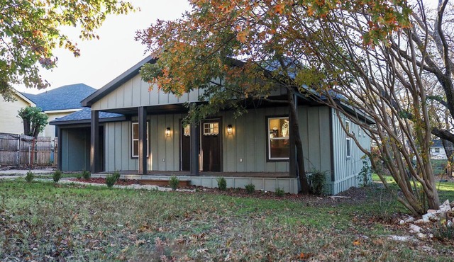The Rustic Charm- Downtown Midlothian- Full House in Midlothian