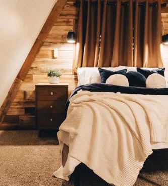 The Rustic Triangle A-Frame with Hot Tub