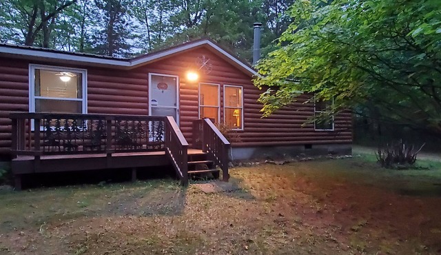 The Un-Rustic Woods Escape - 3BR, AC, Wi-Fi