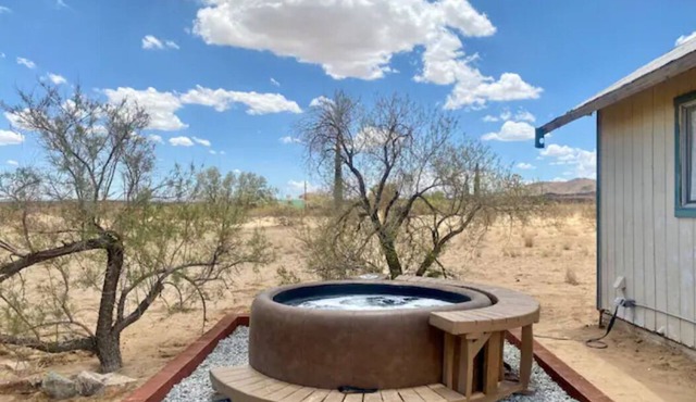 ◇THIS IS IT◇ Landers Desert Getaway 15 min to Joshua Tree, 1 BR/1BATH in Landers