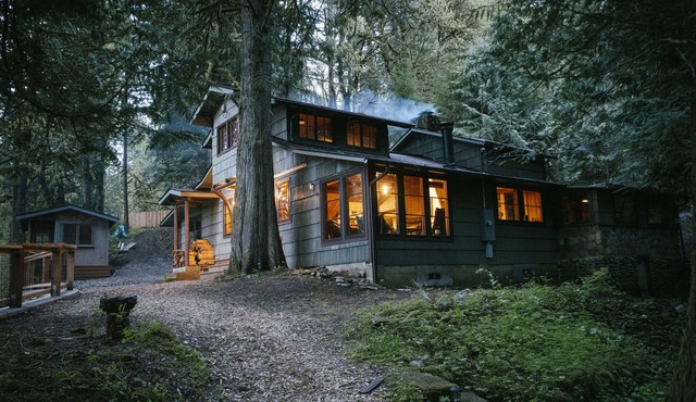 Three waterfalls, a river and Lodge.