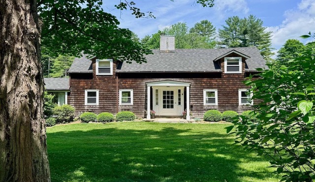 Timeless Enchanting Egremont Cottage: Delight the Senses!