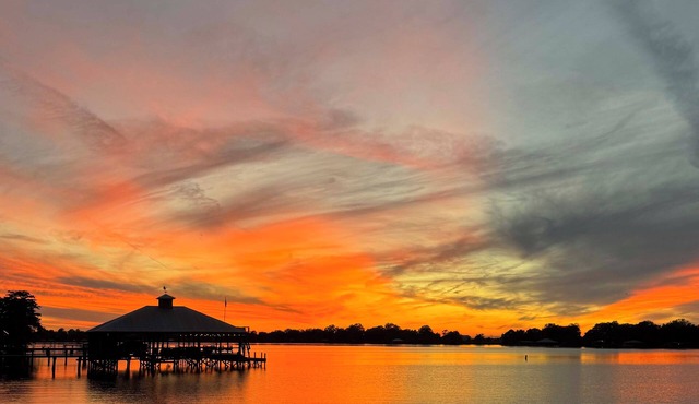 Tons of Fun at 'Camp Flamingo' on Lake Bruin!